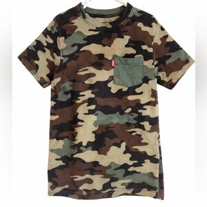 Levi’s Camo T-Shirt- Size S
